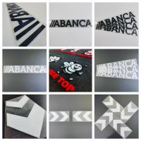 Diseños de transferencia de calor personalizados de hierro de terciopelo en logotipo de vinilo