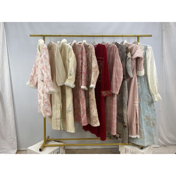 Second Hand Long Thick Cheongsam Autumn Winter Mix Styles Slimming Fashionable