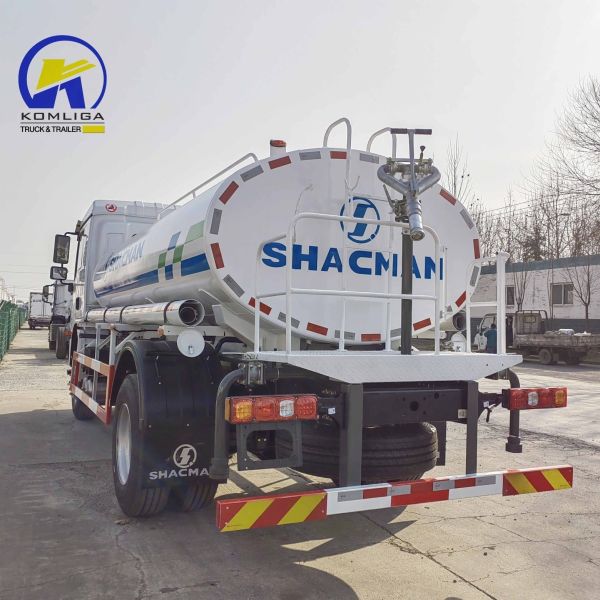 Secondhand Water Tanker Truck Zz3257n3847A with Technical Support and Spare Parts