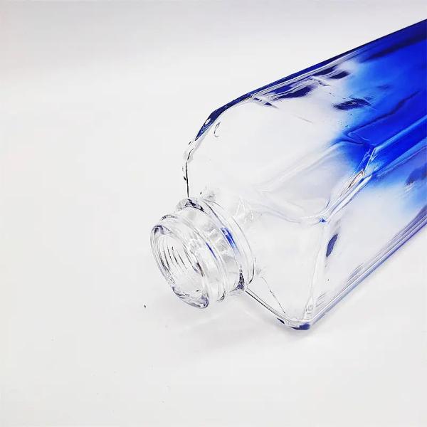 280ml Capacity Gradual Change Blue Square Glass Wine Bottle with Alumina Screw Cap