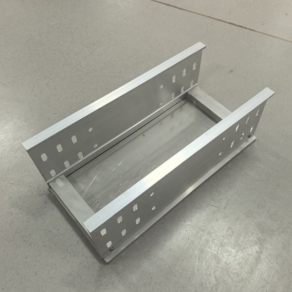 150mm Electromagnetic Suspended Cable Tray For Data Center Weatherproof