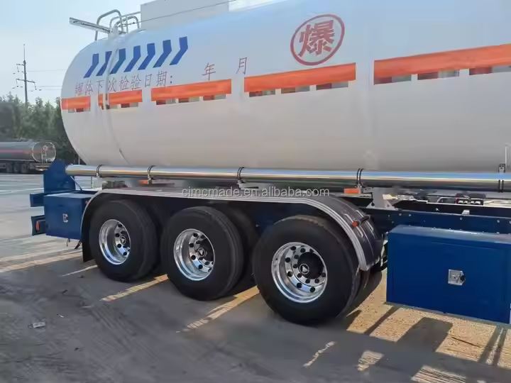 CIMC S30408 Q345R 3 Ejes Suspensión aerodinámica Rodas de aterrizaje Pierna 50# Pín de tracción Camión cisterna de GNL
