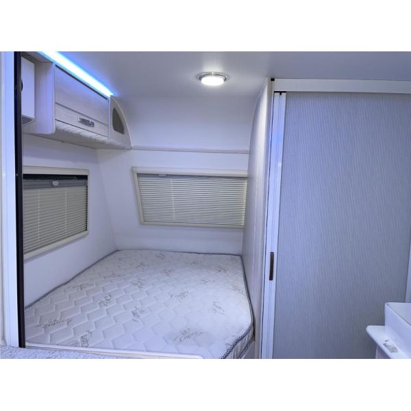 2-6 pessoas do reboque de alumínio do curso da roulotte da fibra de vidro dos reboques do curso com banheiro