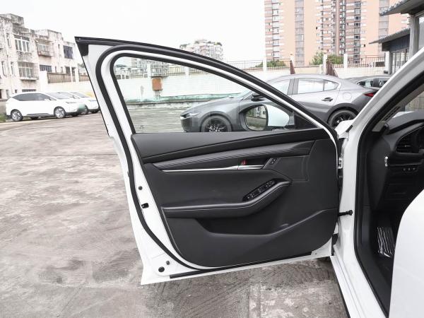 New Cars Mazda 3 Axela 1.5L Manual Zhimei Version