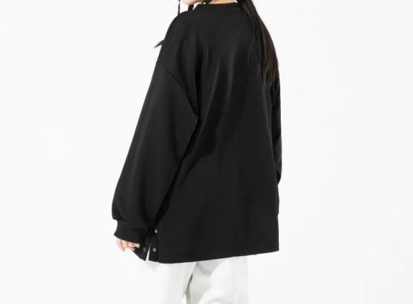                  2023 Spring New Solid Color Heavy Round Neck Hoodie Loose Fashion Couple Clothes Men′s and Women′s Long-Sleeved T-Shirt             