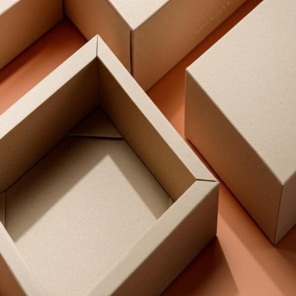 Emballage de boîtes cadeaux recyclées écologiques avec gravure personnalisée