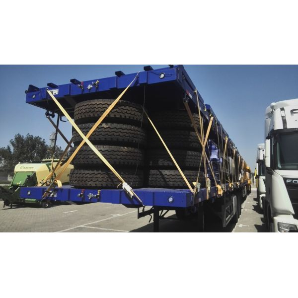 Heavy Duty 3 Axles 40Ft Container Semi Trailer For Transport / Low Flatbed Truck
