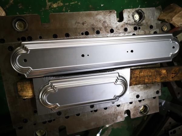 Custom Deep Drawn Decorative Metal Panel – High-Precision Stamped Cover Plate with Reinforcing Ribs, Mirror Finish, OEM for Appliances & Equipment