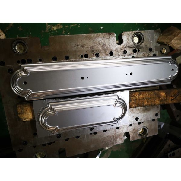Custom Deep Drawn Decorative Metal Panel – High-Precision Stamped Cover Plate with Reinforcing Ribs, Mirror Finish, OEM for Appliances & Equipment