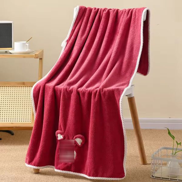 Un ensemble de serviettes en velours de corail Adorable dessin animé Parfait pour le bain des enfants