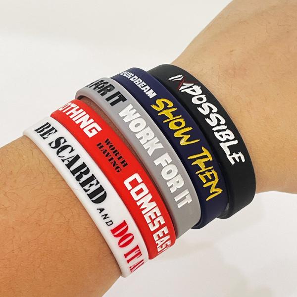 Des bracelets en silicone personnalisés pour les matchs de football et de basket-ball Longueur 20cm-25cm