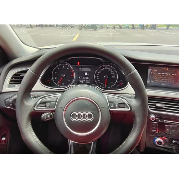 2015 Audi Of A4L Седан Газовый бензин 2.0T 180PS L4 132kW/320Nm R19 Роскошная динамическая модель LHD Подержанный автомобиль
