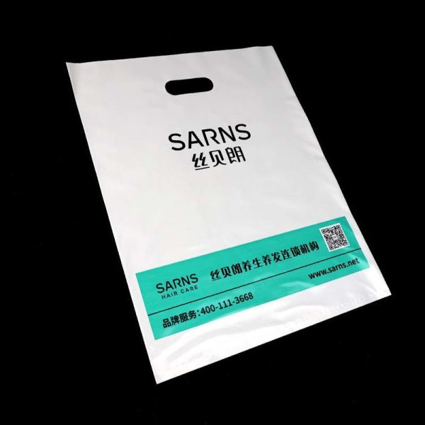 Lightweight Die Cut Handle Plastic Bag Glossy / Matte / Frosted Retail Plastic Shopping Bags