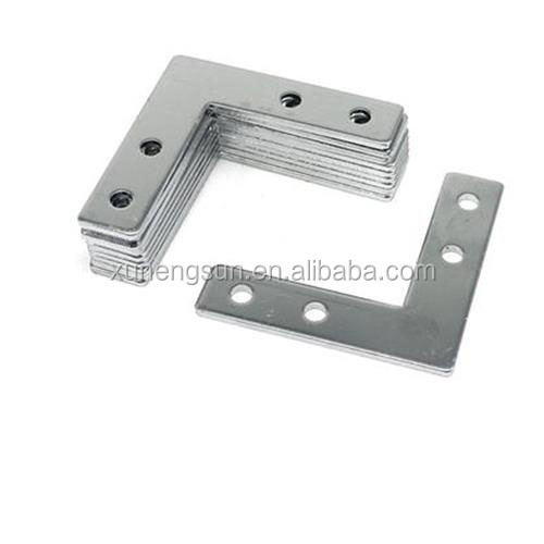 Стандартная 45-градусная стойка с серебряным креплением, специально предназначенная для металлической алюминиевой кровати