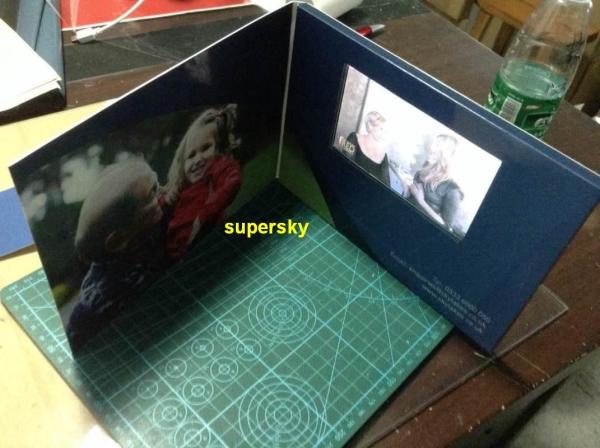 Laser Cut  LCD Invitation Card 4G Memory For Christmas / Advertising Gift