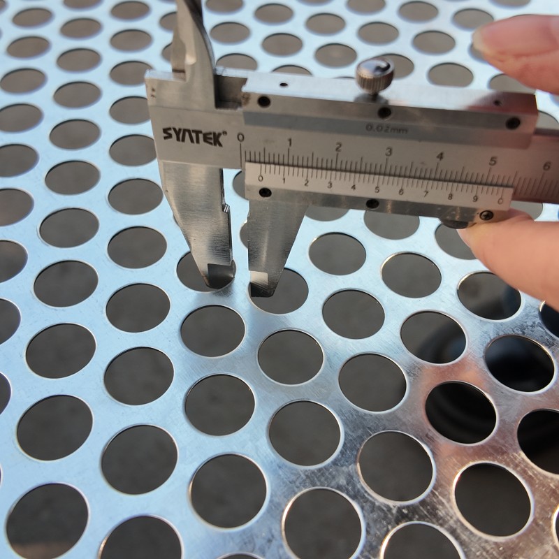 2 mm Round Hole Mild Steel Perforated Sheet