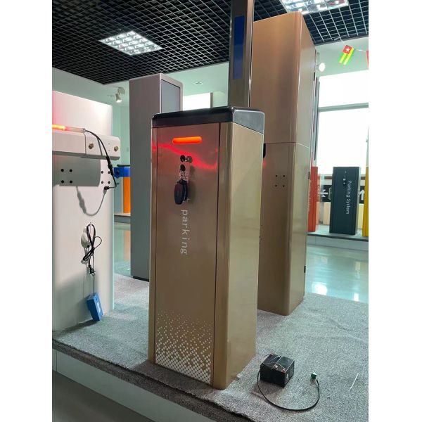 Porte se garante formidable de barrière de moteur sans brosse de DC24V anti avec la barrière Boom