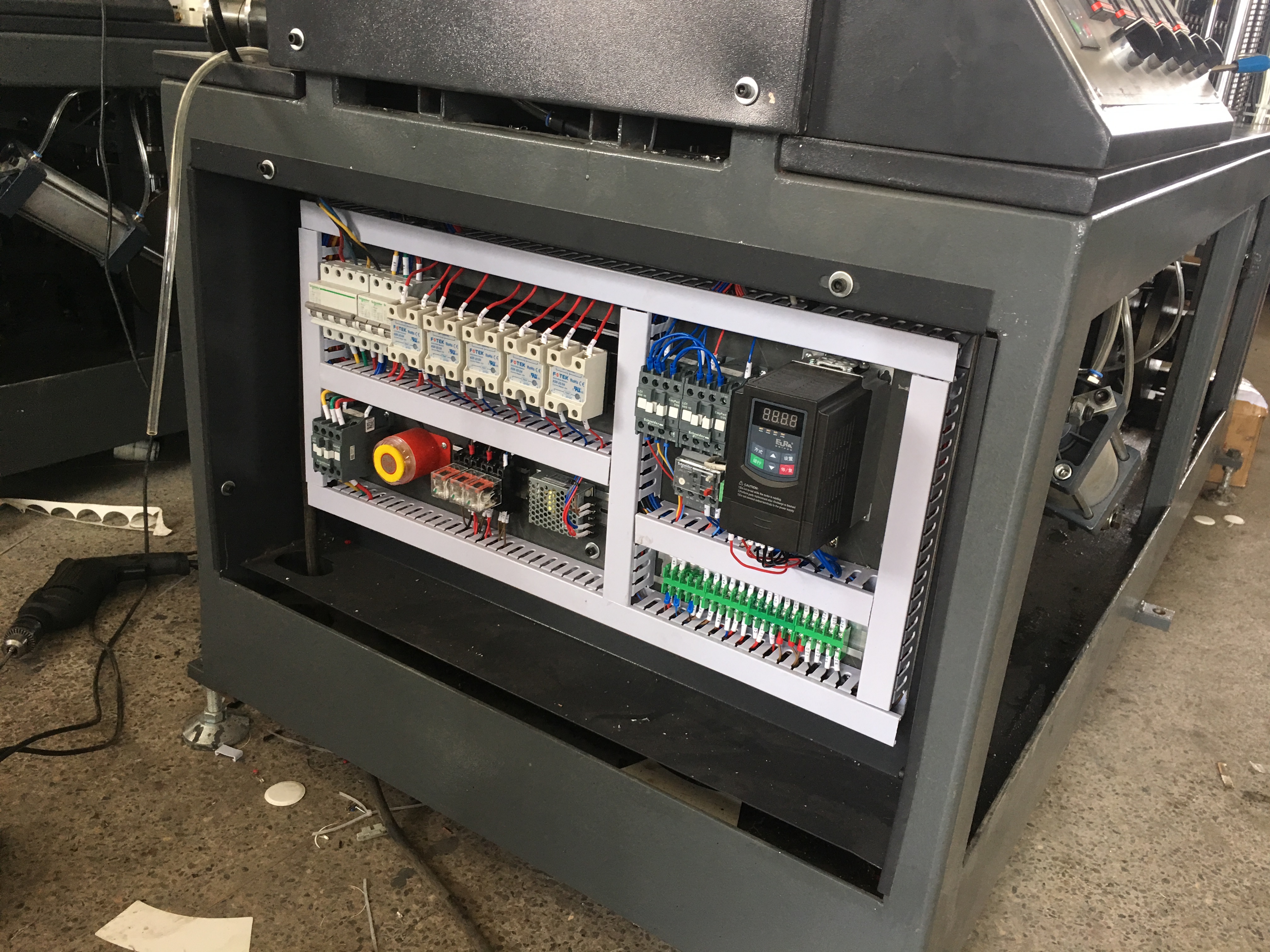 Контейнер алюминиевой фольги Kraft лапши делая машину 4.8KW