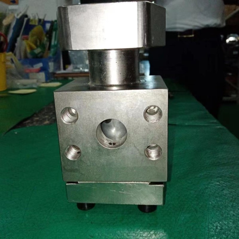 New Main Oil Pump Flange Joint and Joint Assembly for Concrete Pump Truck Parts with 1 Year Warranty