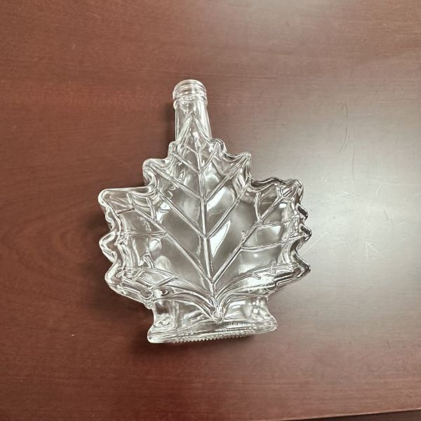 High Borosilicate 25cl Leaf Shape Spirit Glass Bottle With Screw Cap