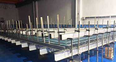 Балконный сад Апуол Бесконечный бассейн в прозрачном полиэстерном пластмассе