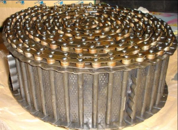 Oven Metal Plate Conveyor Belt With Roller Chain 5.0mm Thick Heat Treatment