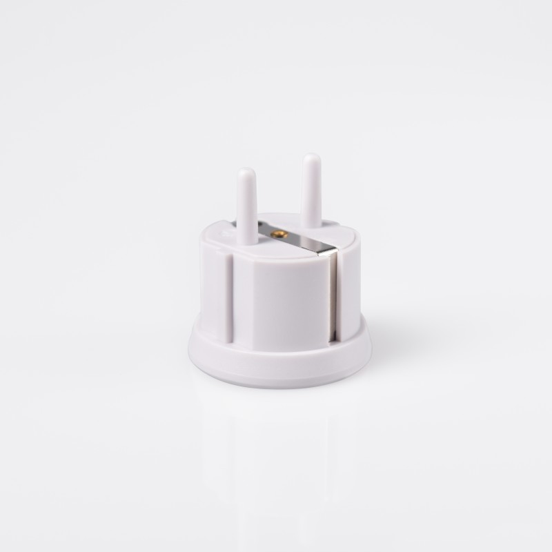 Hot Sale Custom White EU Plug Adapter Universal US/Europe/Schuko UK Plug Socket Standard Grounding Safety Product