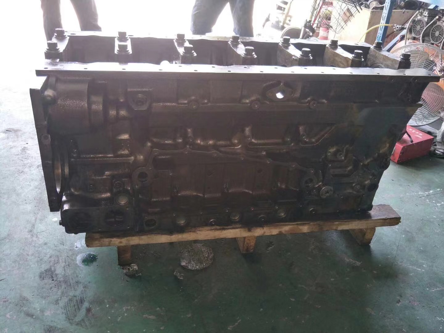 Запчасти для экскаватора Запчасти для двигателя для Komatsu SAA6D140E-5 БЛОК ЦИЛИНДРОВ
