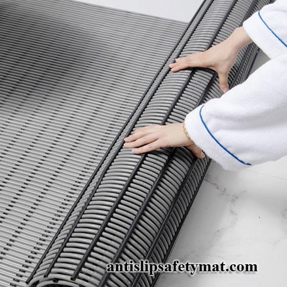Barefoot Tubular Anti Slip Safety Floor Mat Anti Fatigue Vinyl PVC Plastic