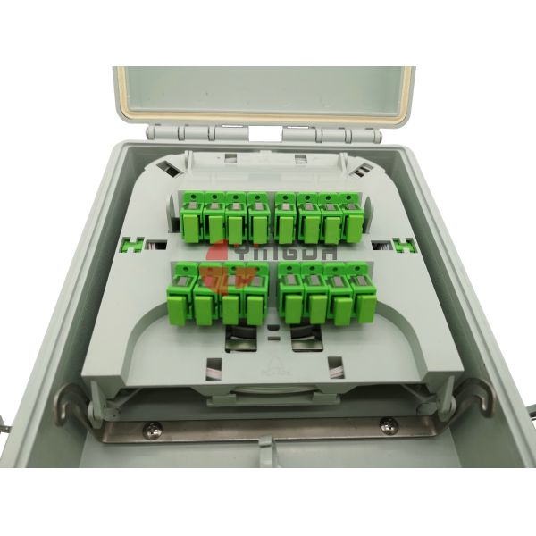 IP65 Outdoor Fiber Optic Splitter Box Wall Mount 16 Cores 1x8 Coupler ABS PC Material