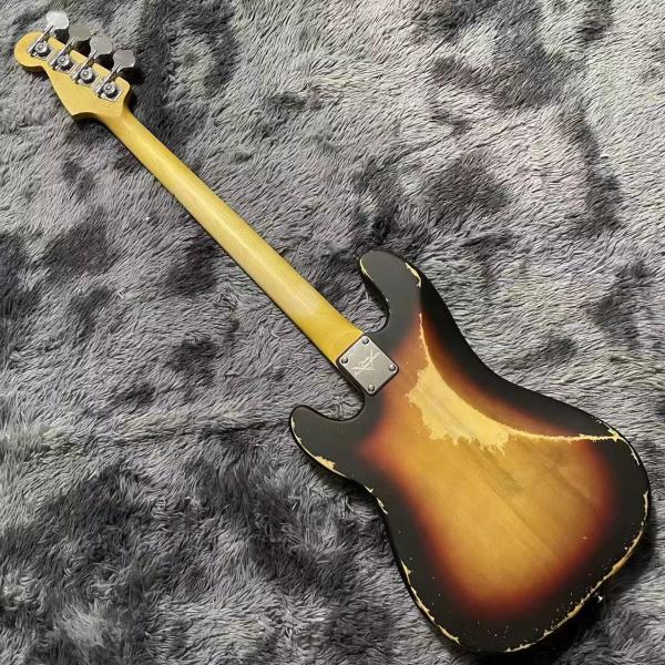 Custom 4 Strings P Precise Bass Guitar in Vintage Relic Finishing Accept Bass OEM