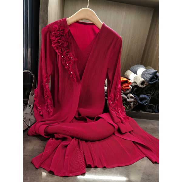 Elegant Heavy-Duty Ruffled Beaded Pleated V-Neck Dress Autumn Solid Color Casual Slimming Chiffon Dress Natural Waistline Front