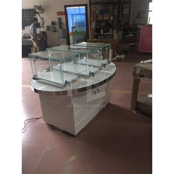 soportes de exhibición de lujo de la joyería de 400*400*2400m m para el ODM de gama alta de las tiendas