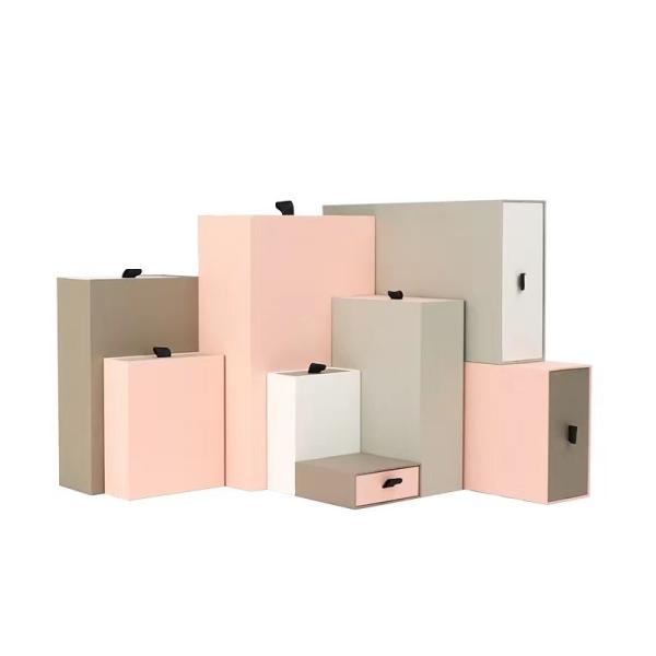 Velvet Inside 85x85x35mm Custom Paper Jewelry Boxes gift box packaging Matt Lamination
