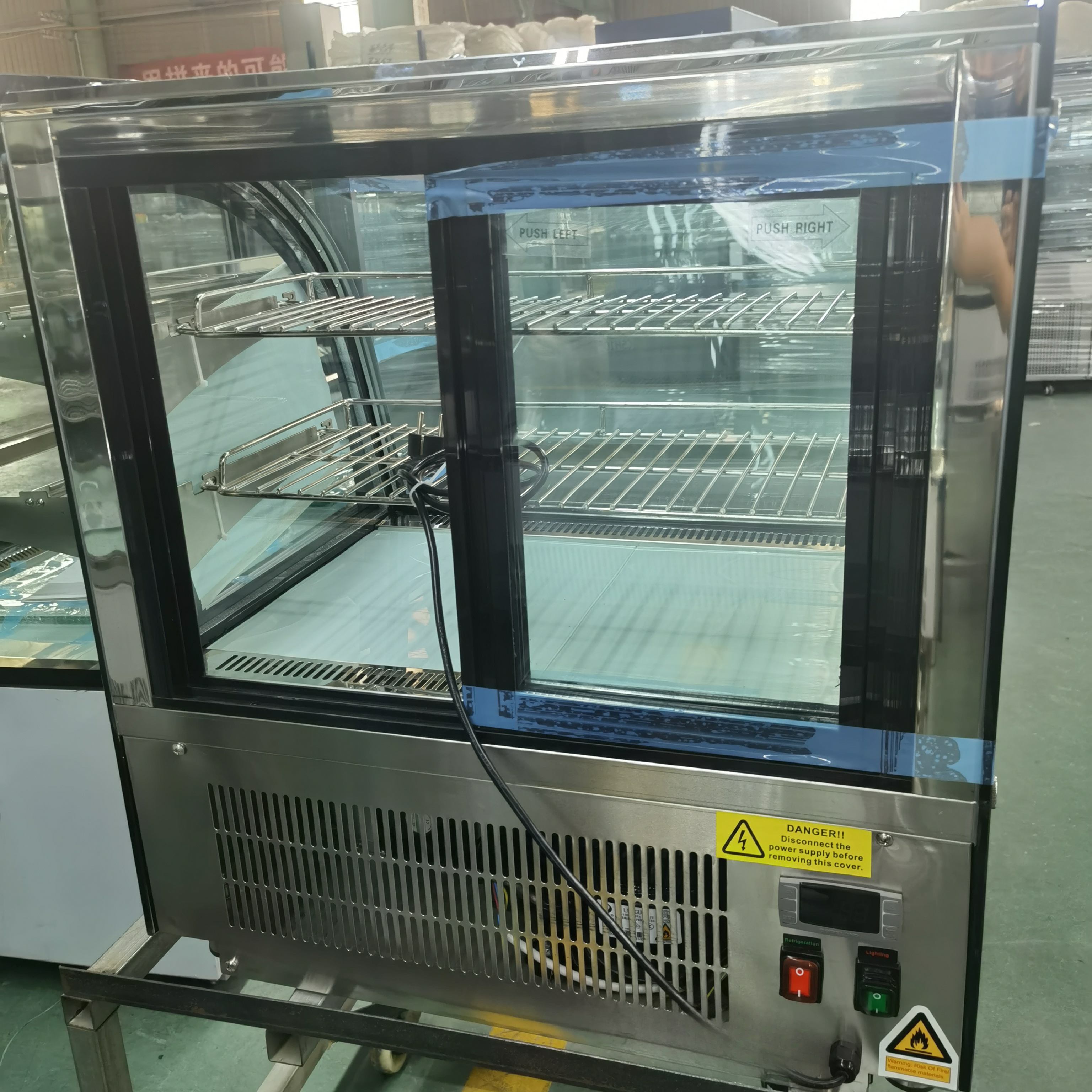Curved Double‑Tempered‑Glass Counter Chiller Top‑LED Cake Shop Pastry Display Unit