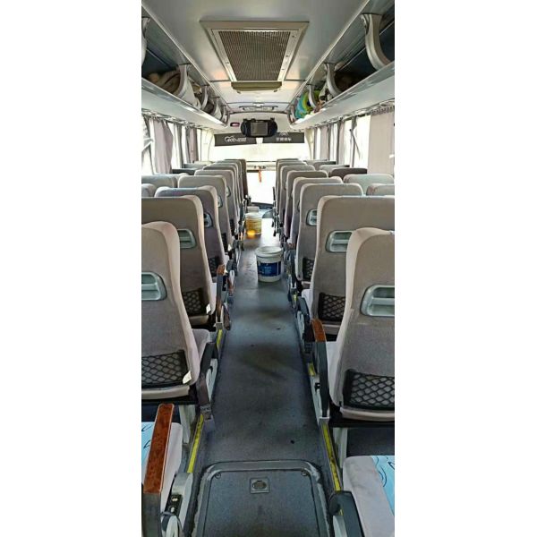 6127 модельное дизельное Ютонг использовали туристический автобус 2013 ИСО мест ЛХД года 51 проведенный с варочным мешком