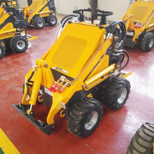 Construction Machine 14kw Rated Power Mini Skid Steer Loader with Competitive