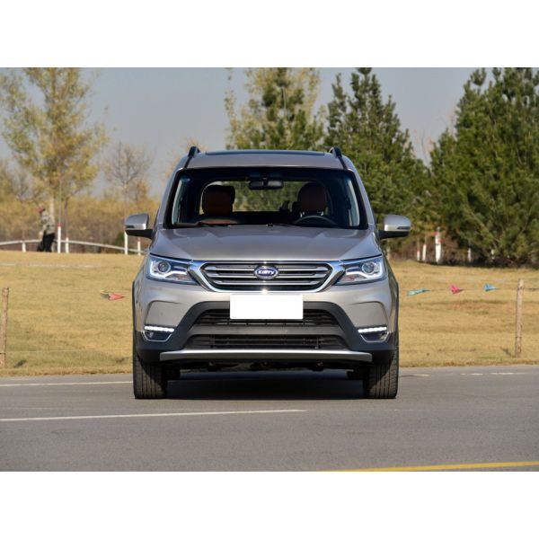 Cylindre manuel 7 Seater SUV Chery Karry K60 de la version 156HP 5500rpm 4 de