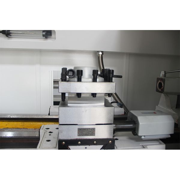 250mm Chuck Flat Bed CNC Lathe Machine , High Speed Computer Controlled Lathe