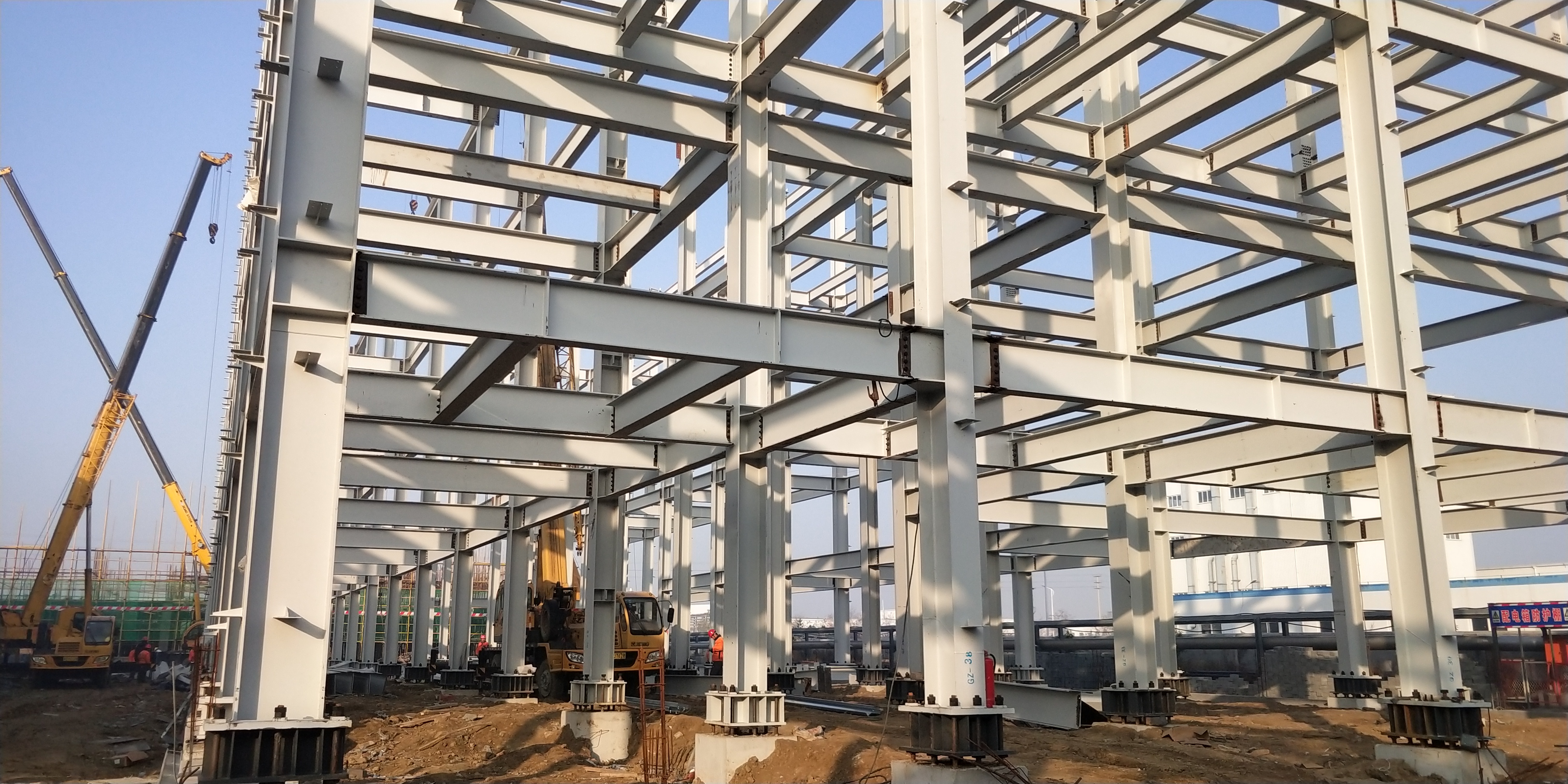 Окрашенный или оцинкованный многоэтажный стальной каркас Строительство здания Мастерская гараж