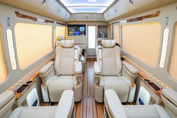 Toyota Coaster 11-seater tourist bus business reception bus gasoline rear drive 4×2 manual transmission