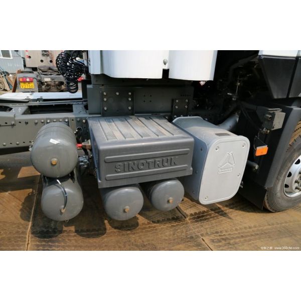 Hot Second-Hand 0 Km National Heavy Duty Truck HOWO 380 Horsepower 6X4 CNG Tractor Trucks