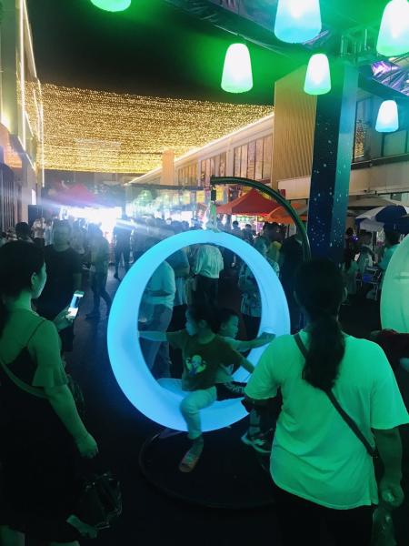 Amusement Facility Glow Led Swings With Hanging Frame