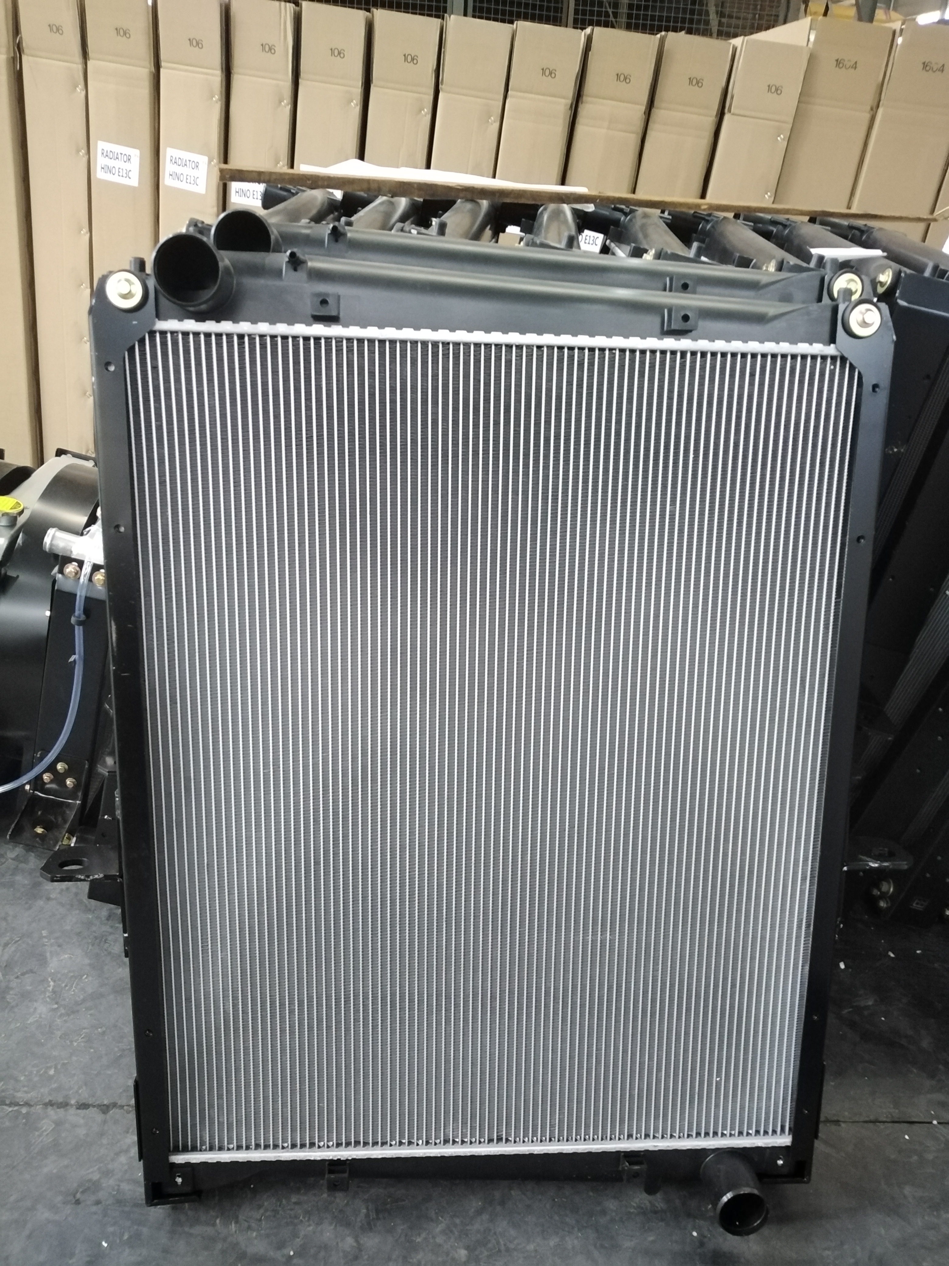 CE аттестовал радиатор тележки Isuzu для системы охлаждения воды MT ISUZU DEGA 240