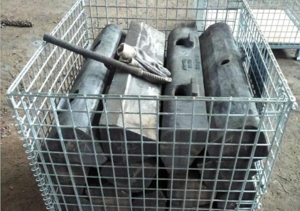 Chrome-Moly Steel Discharge Clamp Bar C0.8-0.9 for cement mill and mine mill