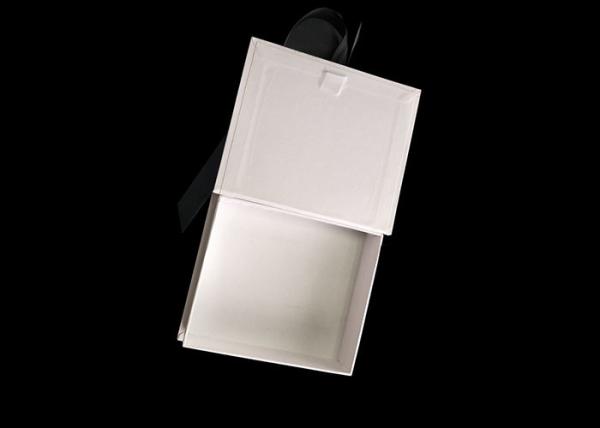 Claer Top Book Shaped Box Embossing Logo Decorative Popular Innovative Fashion