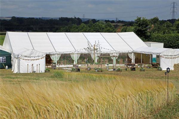 200 Guests Outdoor Party Tent White PVC Roof Clear Windows For Garden Stable