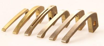 Extruded copper alloy profile section for pen clips