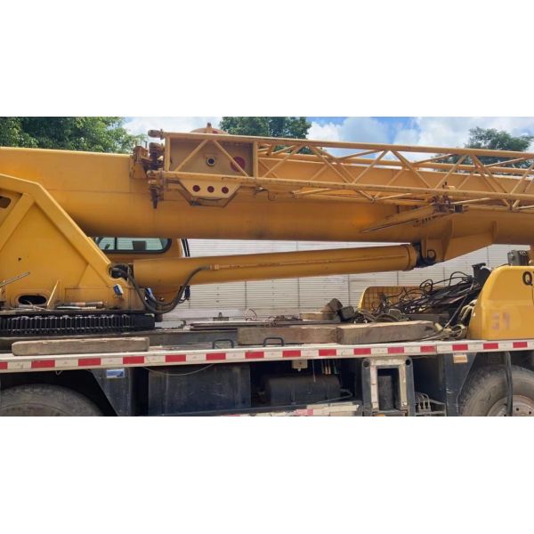 2012 Xg Qy50-2 50t Truck Crane Mobile Crane Lifting Crane Orange Color 4 Shaft Number