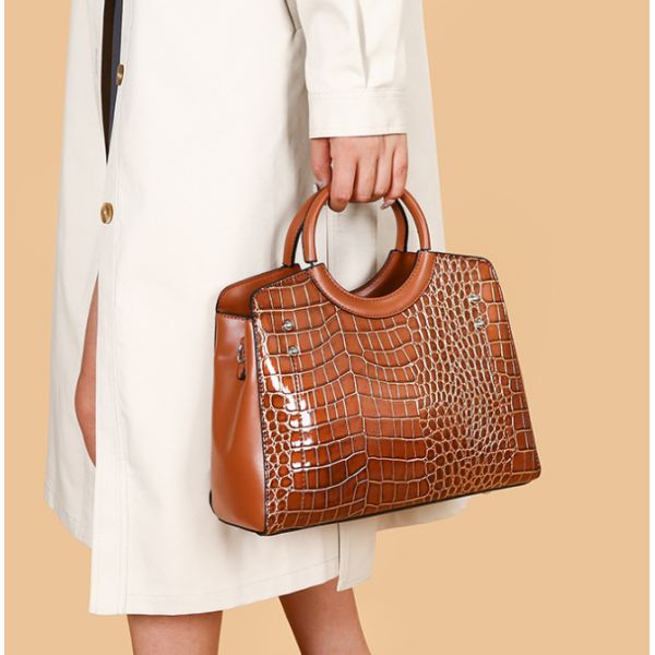 Large Capacity Women Shoulder Handbag Leopard Printed Fashionable Shoulder Bag